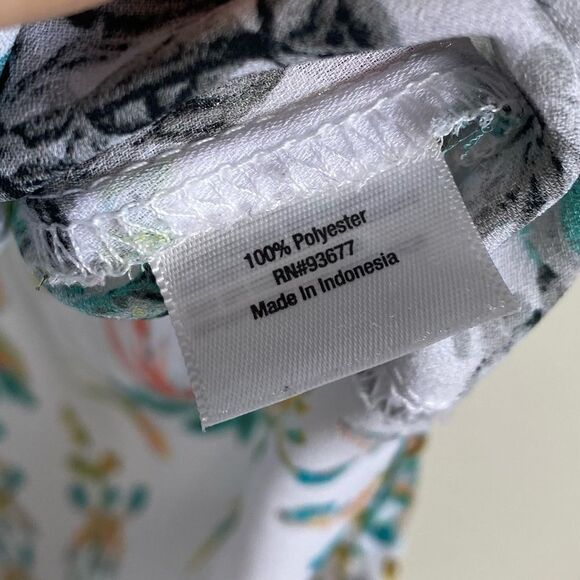 A.n.a. White & Green Floral Lace Up Neck Blouse - Picture 4 of 5